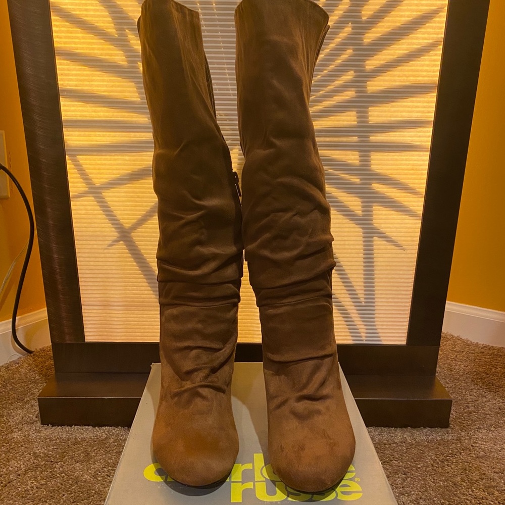 Used suede boots